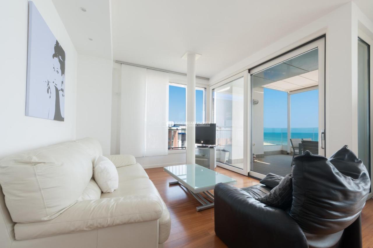 Residence Frontemar Immobiliare Pacella ลิโดดิเยโซโล ภายนอก รูปภาพ