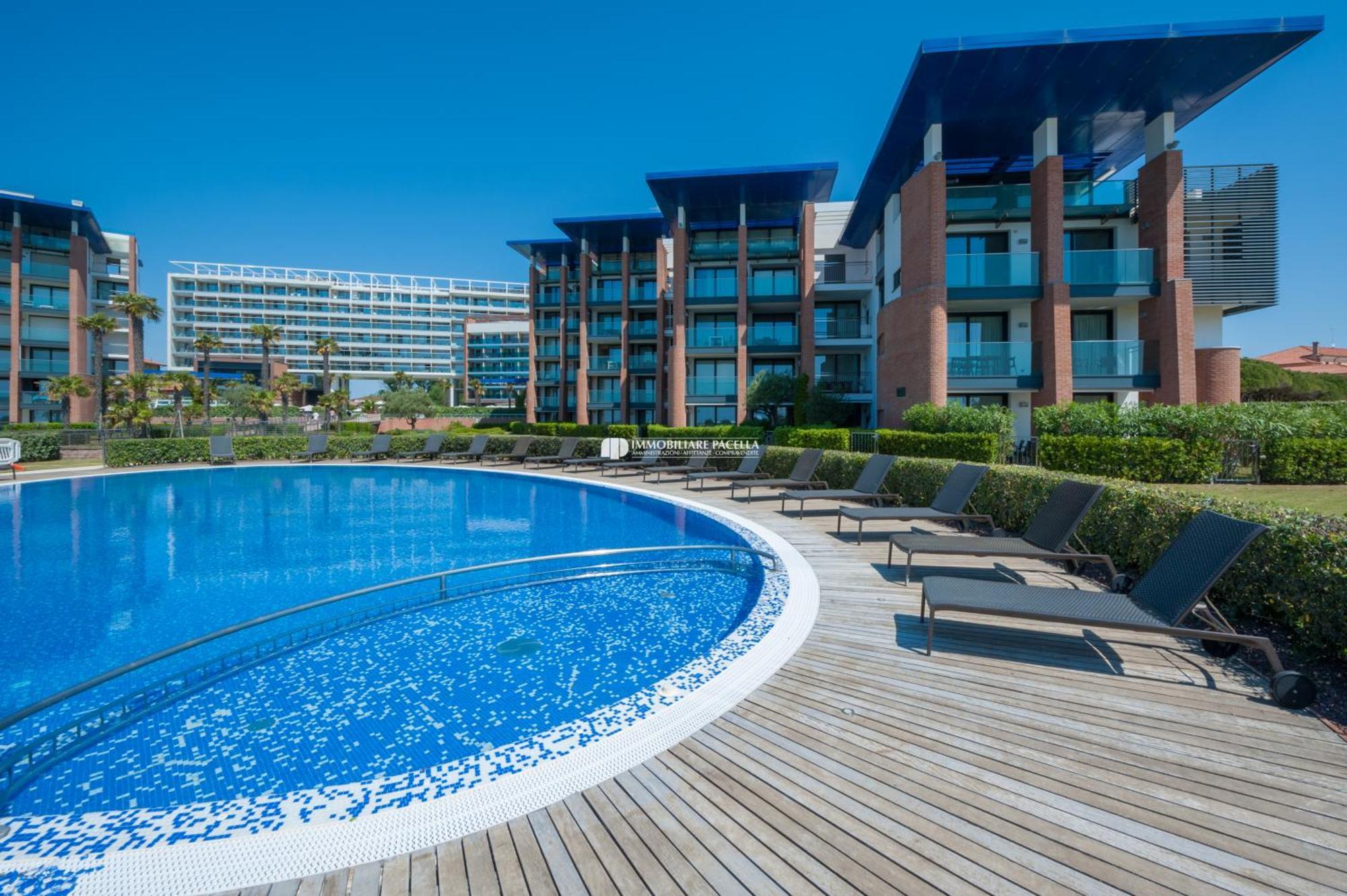 Residence Frontemar Immobiliare Pacella ลิโดดิเยโซโล ภายนอก รูปภาพ