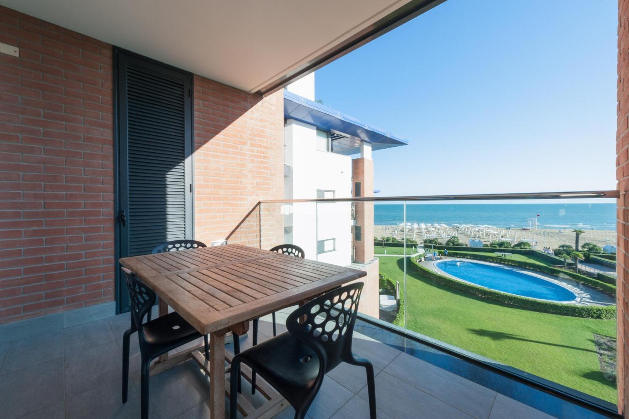 Residence Frontemar Immobiliare Pacella ลิโดดิเยโซโล ภายนอก รูปภาพ