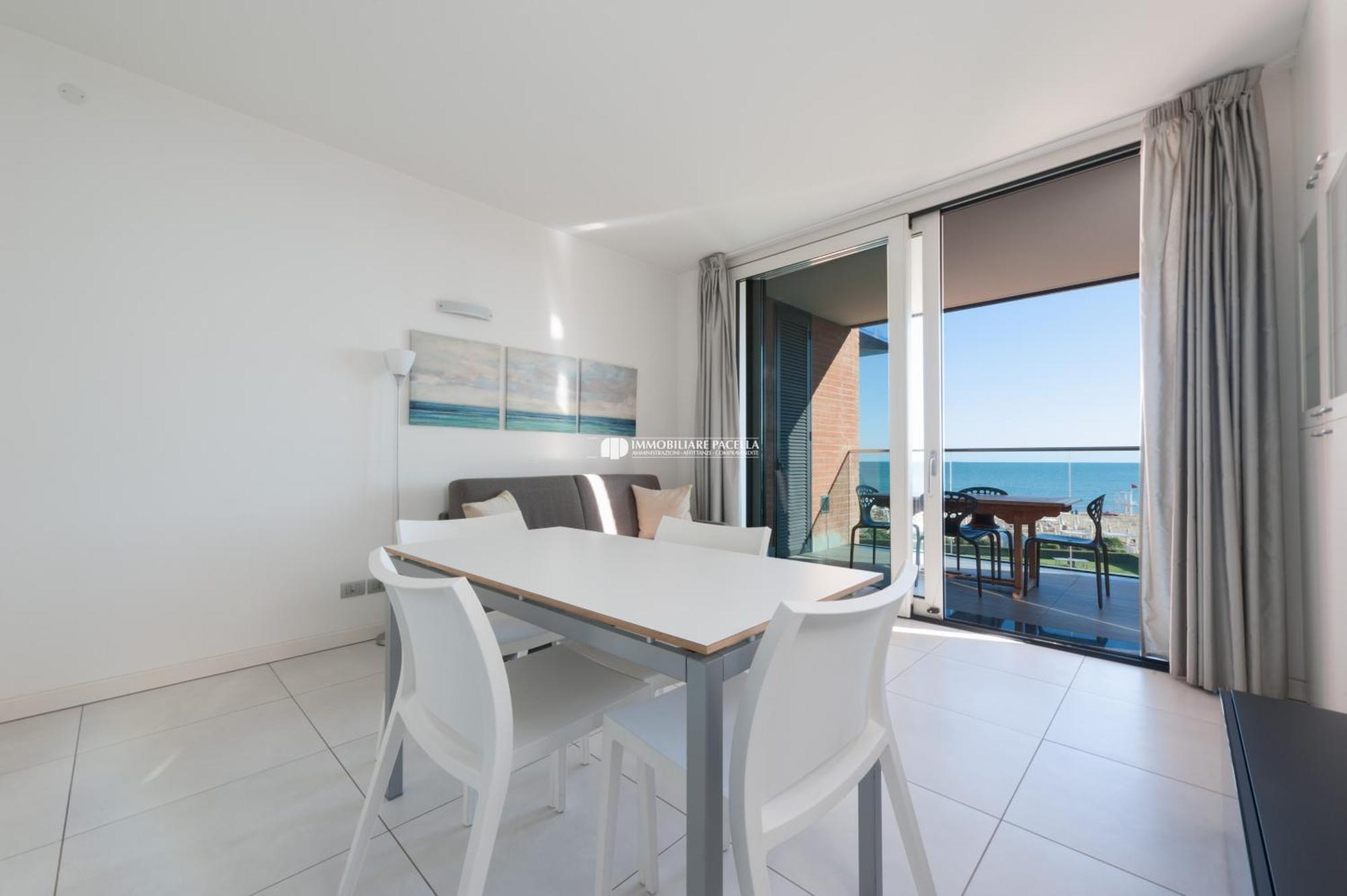 Residence Frontemar Immobiliare Pacella ลิโดดิเยโซโล ภายนอก รูปภาพ